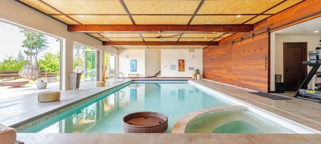 Private Oasis - Heated Indoor Pool - Sauna in Edmonds