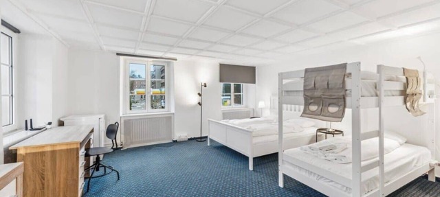 Private room for four in lovely shared home in Dietikon