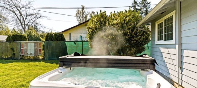 Puddles` Retreat with Hot Tub & Game Room in Eugene