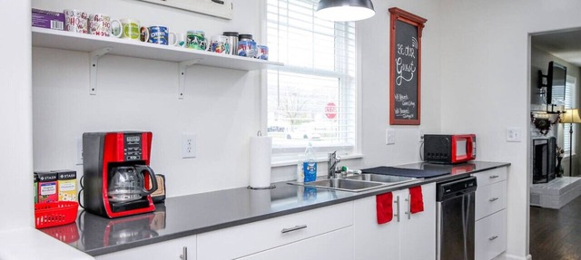 Quinn`s Cottage, Downtown! Cozy Downtown Home! Sleeps 6, Local Golfing 50% Off! in Baker City