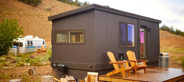 Rainbow Tiny Home with View & Hot Tub near Hot Springs, El Prado, NM in El Prado