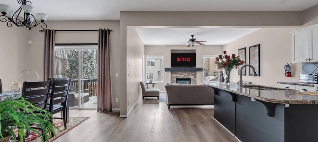 Relax in Cranston: Spacious 3-Bedroom Calgary Home in Calgary
