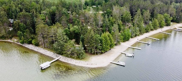 Resort for family reunions, weddings, and more. Pristine lake. Sleeps 68 people in Laporte