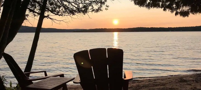 Restore your soul at Blue Sea LK- lakeside and close to cycling, hiking and golf in Messines