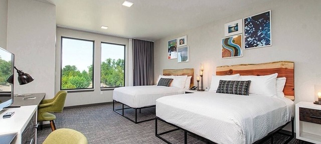 River View Retreat | Luxury Bedding | Near Willamette Valley in Independence