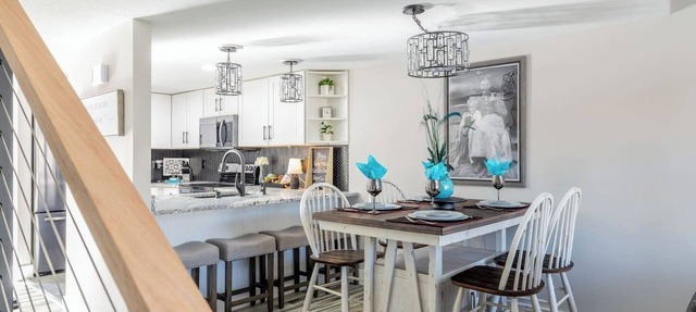 Riverfront getaway, Walking distance to Awesome! in Townsend