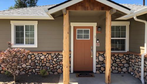 Riverside Cabin 1 in Grants Pass
