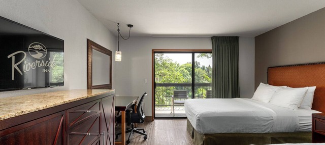 Riverside Inn in Grants Pass