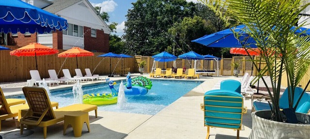 Royal Suite! 2Ba/1Ba/HUGE Balcony & Living Room. in Mobile