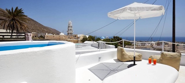 Santorini-treasures Rockside Villa traditional in Emporio