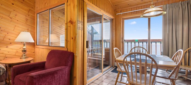 Scenic 2BR Loft Stay Steps from Pelican Lake in Breezy Point