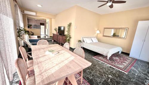 Seaside Family Home with Wraparound Balcony - Blue Zone Homes in Olympic Beach