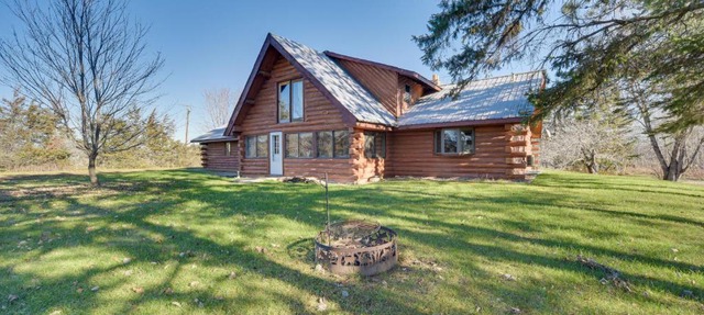 Secluded Log Cabin < 1 Mi to Munger State Trail! in Finlayson