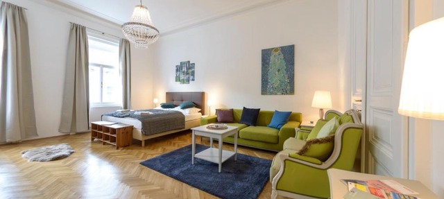 Senator Suite Stephansplatz by ichbucheAT in Wien