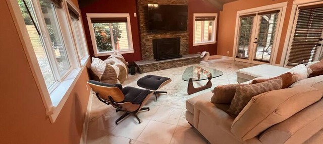 Serene Oasis Getaway with Sauna and a swim spa. in Portland