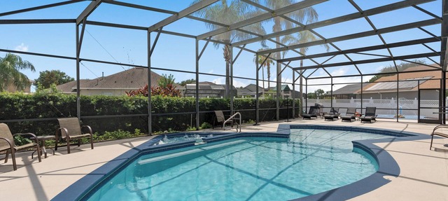 South Facing Pool Hot Tub Themed Rooms Home Theater Swingset Splash Pad BBQ in Kissimmee