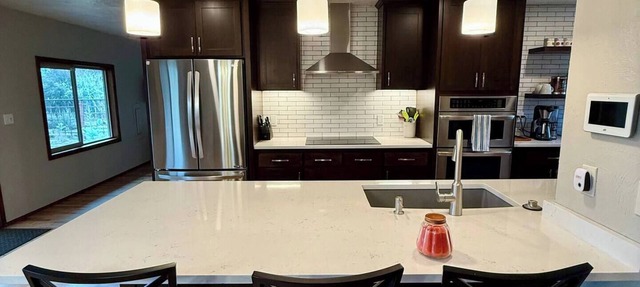 Spacious 4-bed in Eugene - Gated, Fenced Estate 10 min from Downtown/Wineries in Eugene