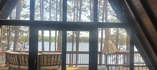 Spacious 5-bedroom A frame cabin with AC, on a 5 lake chain in Eagle River in Eagle River