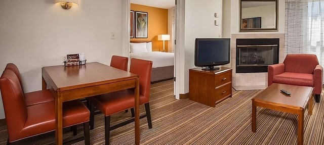 Spacious Accommodation in Charleston! W/Private Kitchenette! Pets are Welcome! in Charleston