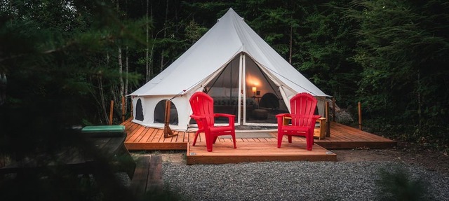 Spacious Bell Tent with Private Deck & Forest Access near Carson, Washington in Carson