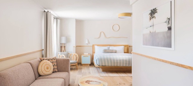 Spacious Charleston Studio | King Bed + Lounge in Charleston