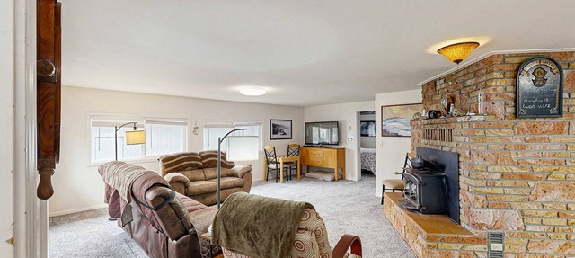 Spacious & comfortable home close to the Harbor, Sand Dunes, beaches, & parks in Reedsport