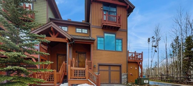 Spacious home w/kitchen, wifi, great views, deck & convenient location in Winter Park