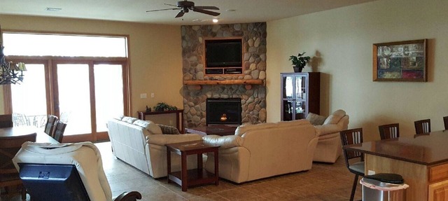 Spacious Lakefront Townhome on Castle Rock Lake! in Mauston