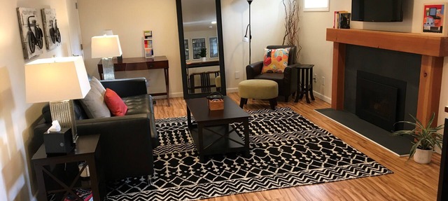 Spacious & Modern 1 Bedroom Bryant Retreat Near UW in Seattle