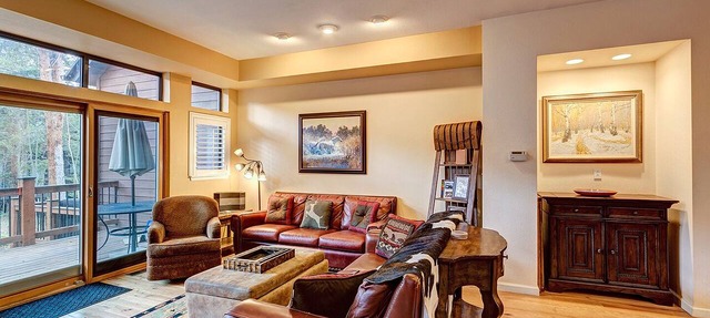 Spacious townhome, walk to downtown, private hot tub! in Breckenridge
