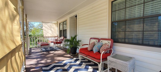 Spacious Work Retreat Minutes from Austin in Cedar Creek