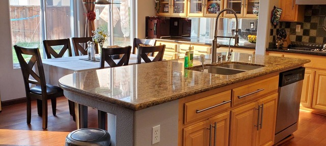 Spectacular Spacious Stay for 1 to 16 Guests in Salinas