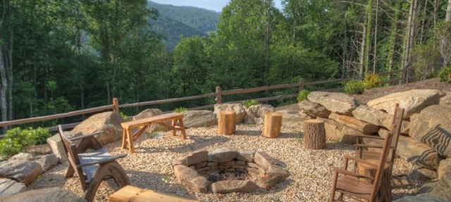 Splendid Cozy Log Cabin with Beautiful Mountain Views! in Sugar Grove
