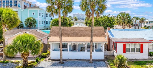 Steps to Ocean + Fenced Yard: Twin Palms Cottage in Jacksonville Beach