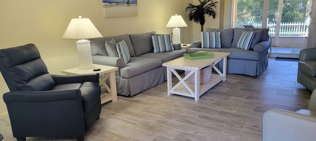 STEPS TO THE BEACH, SABTC 2BR/2BA VILLA, CLEAN, QUIET, POOLS, 5-STAR REVIEWS! in St. Augustine