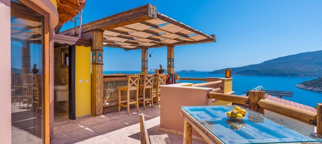 Stunning Villa, Private Heated Pool, Roof Terrace Bar, Pool Table, 200m to beach in Kalkan/Kas