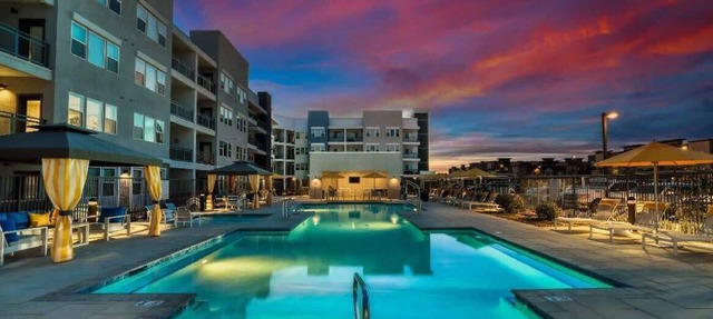 Stunning Westgate CozySuites by stadium w/pool 10 in Glendale