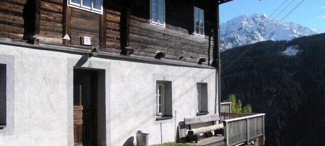 Stylishly renovated, spacious farmhouse in Untertilliach