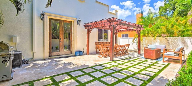 Sunny Sarasota Abode w/Yard ~ 1 Mi to Dtwn! in Sarasota