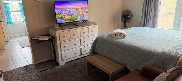 Sunny Studio Hideaway- Minneapolis Lakes Area! in Minneapolis