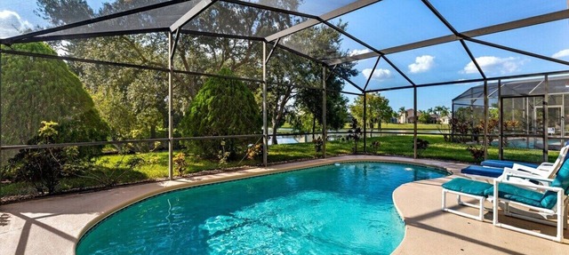 Sunset Villa: Lake Views, West Pool & Near Disney in Kissimmee