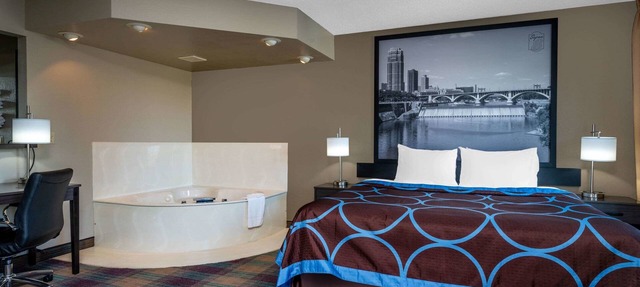 Super 8 by Wyndham Glenwood in Glenwood