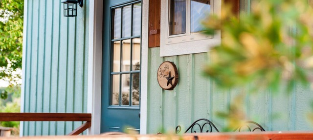 SWEET HILL COUNTRY CABIN in the PERFECT location; Sleeps 4-5 in Dripping Springs