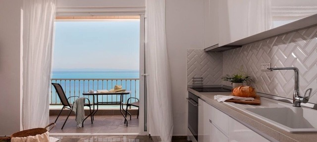 The Beach House - Steps from the Sea in Hanioti