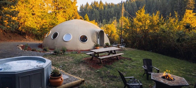 The Eugene Dome: Wine Country, Nature, Hobbit Home in Eugene