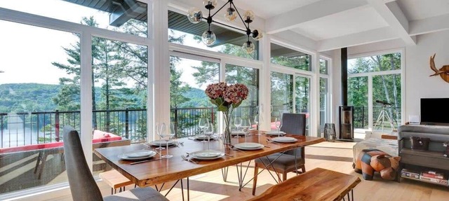 The Eyrie: Sweeping views waterfront sunlit escape in Val-des-Monts