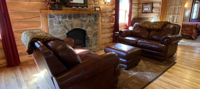 The Gingerbread Cottage - 2.5 acres, craft or meeting room in Bailey