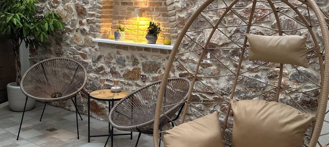 The Hidden Courtyart Studio | Dedicated Outdoor Area | Sleeps 3 in Vironas