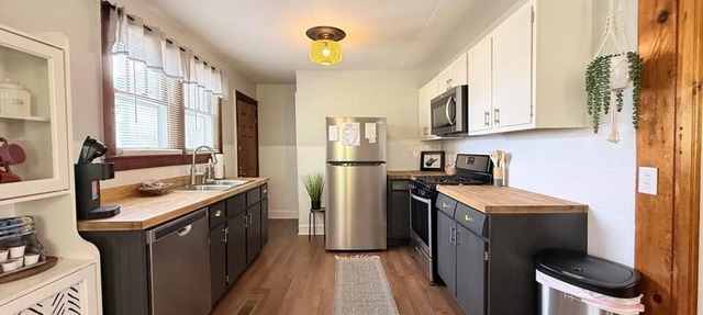 The Lofty Maple- Charming 3 bedroom home with kid friendly space in the loft. in Mount Hope