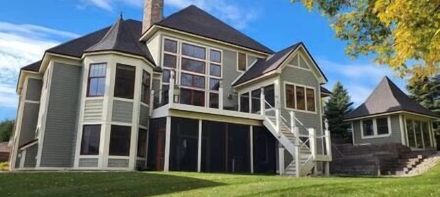The Maple Lake Villa in Alexandria